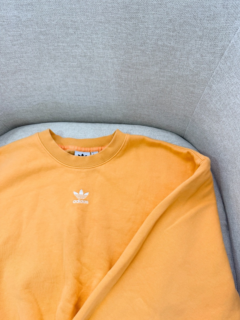 NWOT Adidas Originals Cropped Sweatshirt and Knit Sweatshorts in Creamsicle - Picture 6 of 7